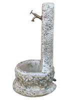 Fontana a Colonna Elodie Anticata Effetto Pietra - Notaro Manufatti