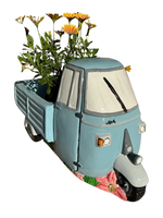 Ape Piaggio Porta Vaso – Dipinta a Mano con Colori Vivaci - Notaro Manufatti