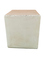 Cubo Stone - Tavolino o Sgabello in Cemento dal Design Moderno Anticato Beige - Notaro Manufatti