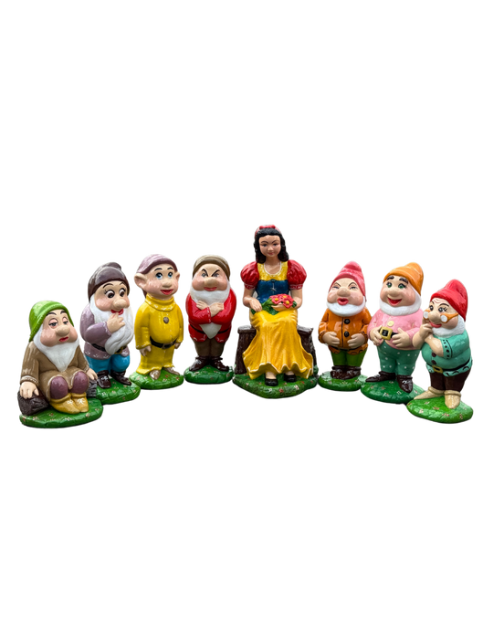 Biancaneve e i Sette Nani – Set Artigianale Grande in Cemento Dipinto a Mano - Notaro Manufatti