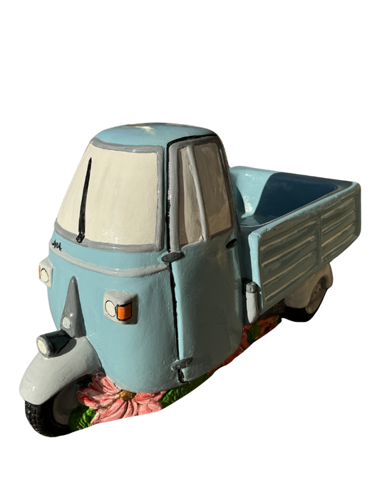 Ape Piaggio Porta Vaso – Dipinta a Mano con Colori Vivaci - Notaro Manufatti