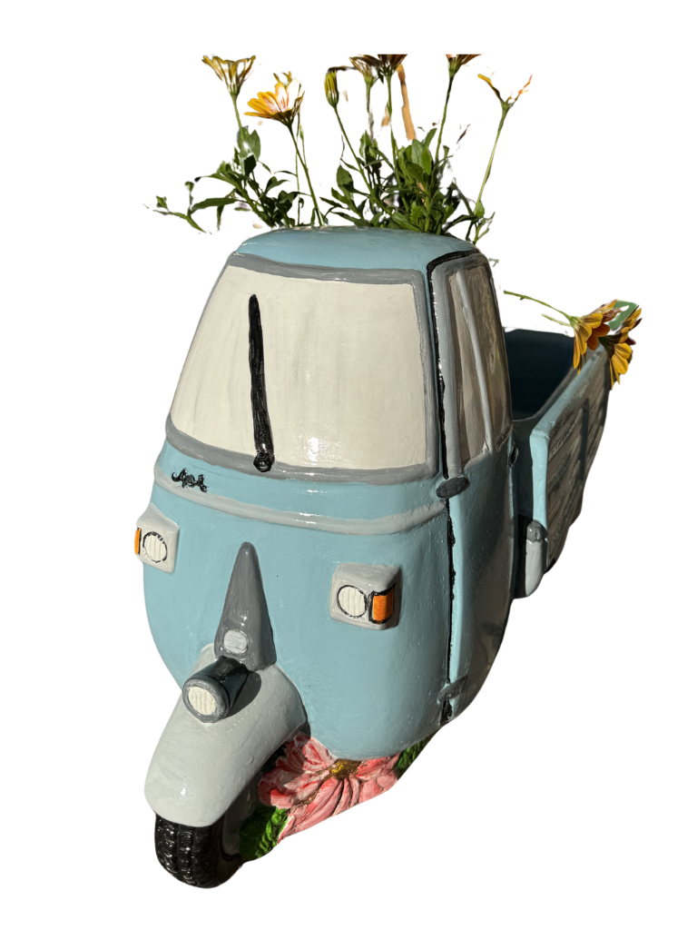 Ape Piaggio Porta Vaso – Dipinta a Mano con Colori Vivaci - Notaro Manufatti