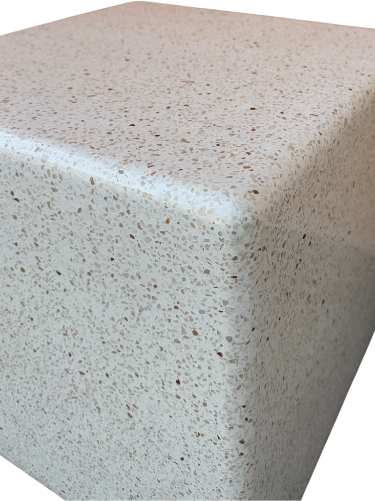 Cubo Stone - Tavolino o Sgabello in Cemento dal Design Moderno in Bianco Botticino - Notaro Manufatti